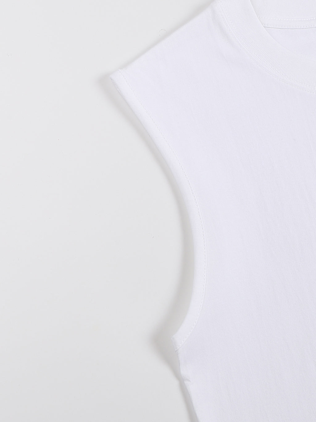 1804KILA Men’s Essential Sleeveless Tee